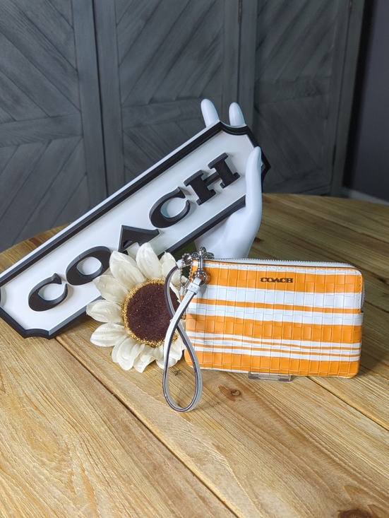 Coach Handbags - Coach Bleeker Striped Wristlet With Metal Hang Tag